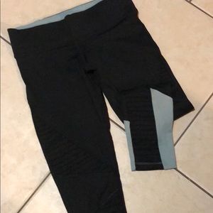 Victoria’s Secret 7/8 length ultimate leggings